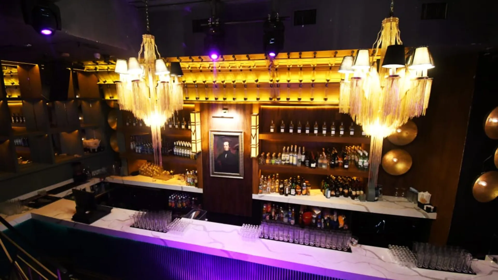 Antro Polanco 1 — cabina DJ