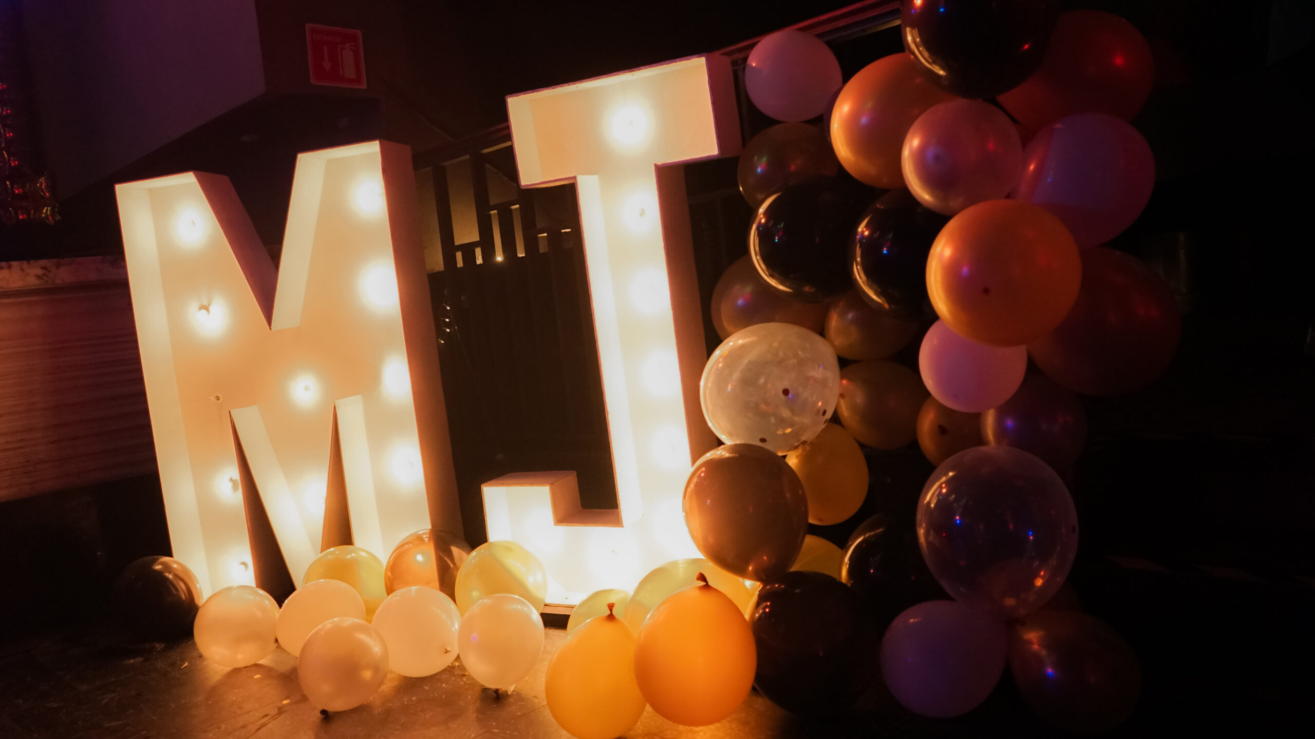 Letras y números gigantes para eventos en CDMX