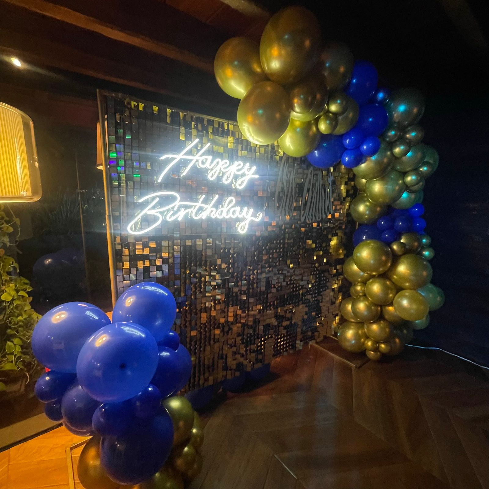 Cumpleaños con decoración de globos premium