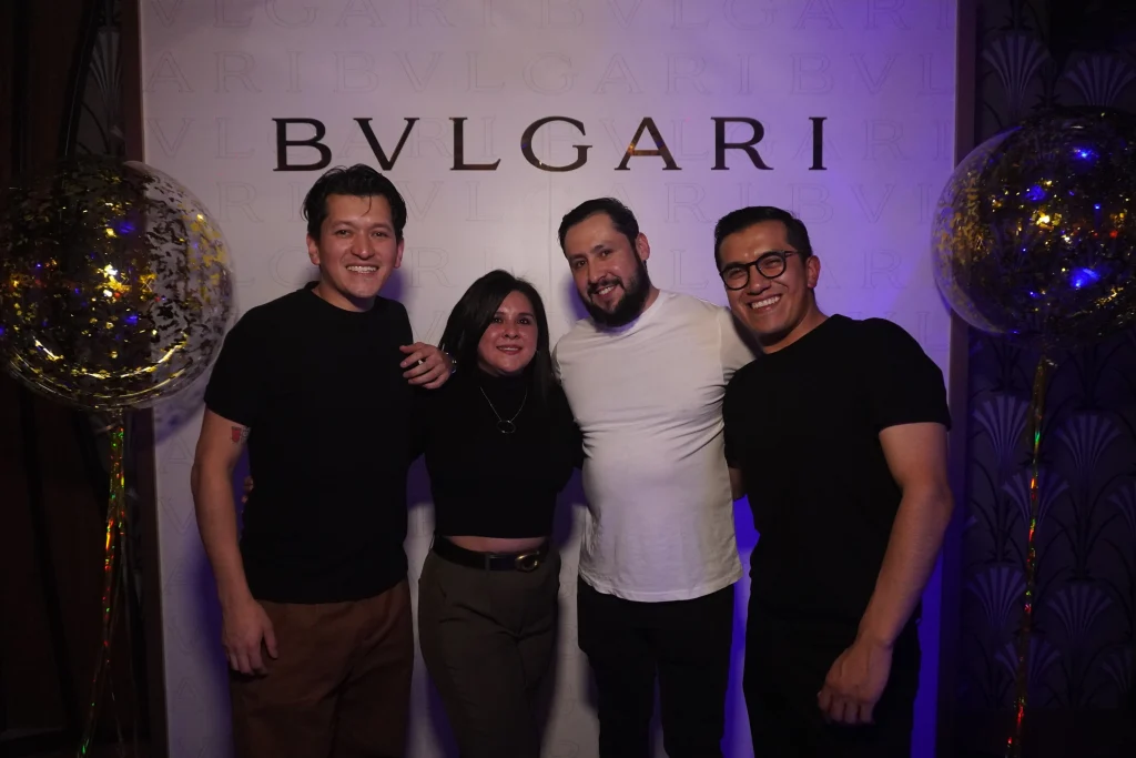 Photo wall Bvlgari en lanzamiento de producto CDMX con invitados premium para fotografía editorial