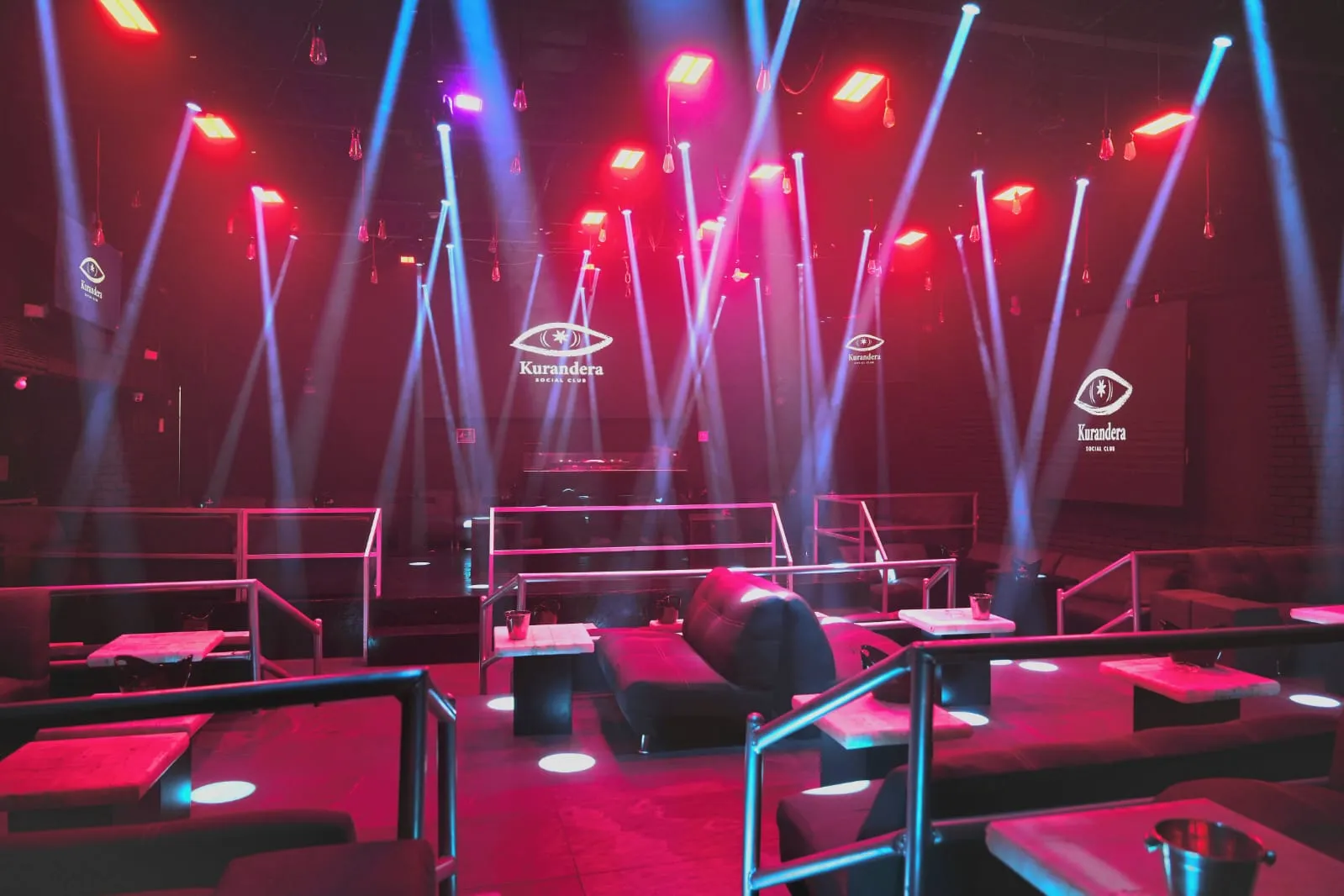 Antro Pedregal 3 — salas lounge