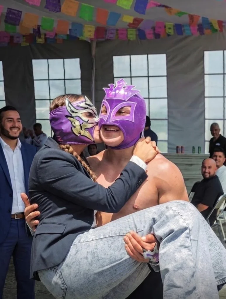 Ring de lucha libre profesional en evento corporativo, detalle