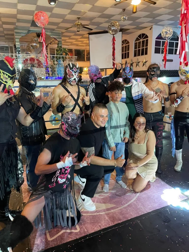 Show de lucha libre en vivo para empresa