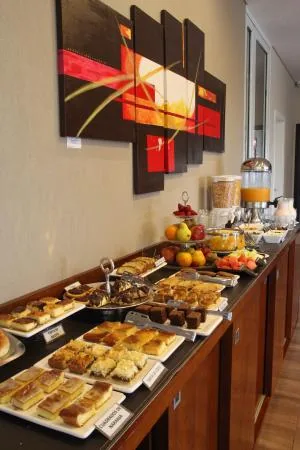 Buffet americano para eventos en CDMX servido en chafers