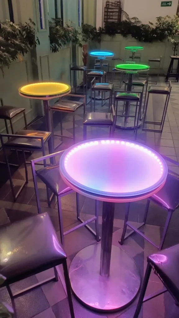 Periquera iluminada tipo 2 en renta para eventos en CDMX