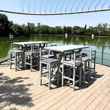 Renta de periquera vintage de madera para eventos en CDMX