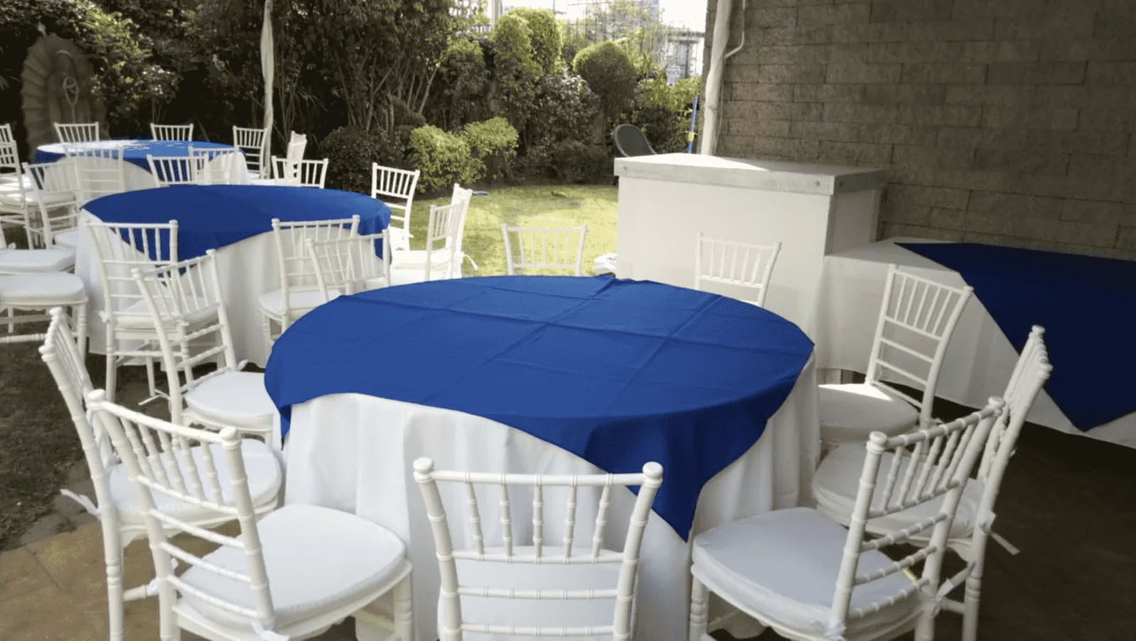 Paquetes de sillas y mesas para eventos en CDMX