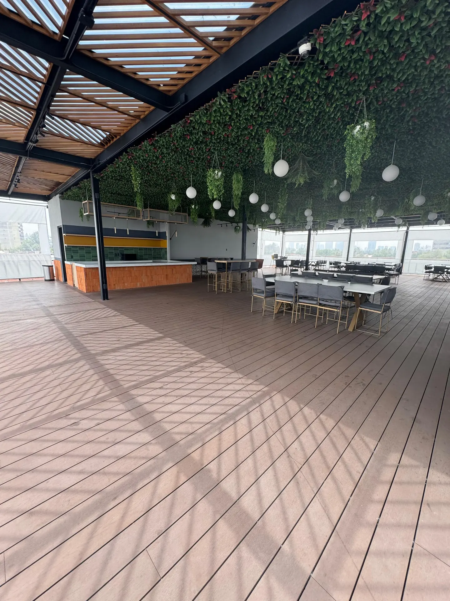 Terraza San Miguel Chapultepec 1 — barra con acabados en talavera