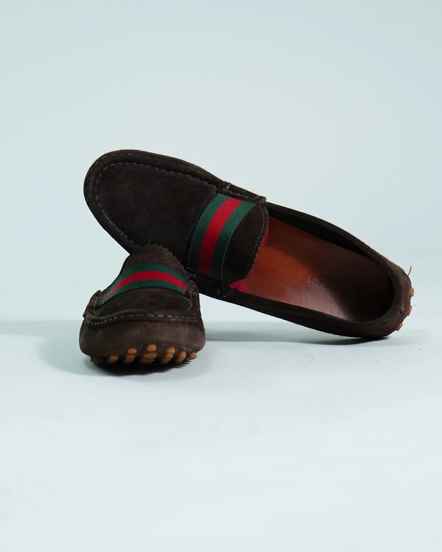 Foto de producto vertical para redes sociales: mocasines cafés de piel, toma 77