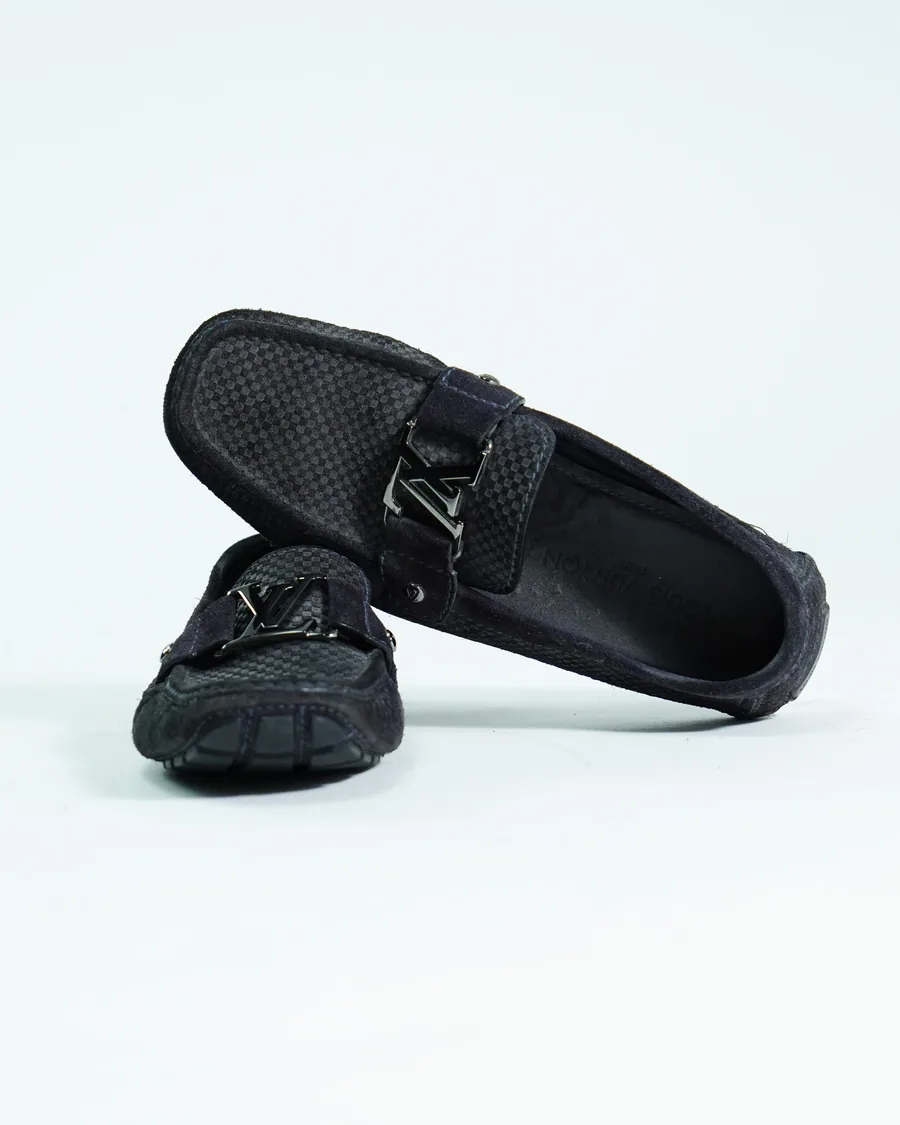 Foto de producto vertical para redes sociales: mocasines negros, toma 49