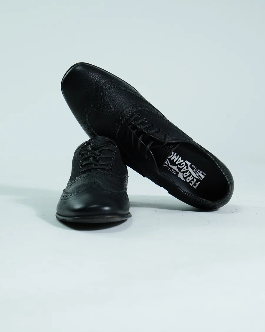 Foto de producto vertical para redes sociales: tenis blancos de piel, toma 84
