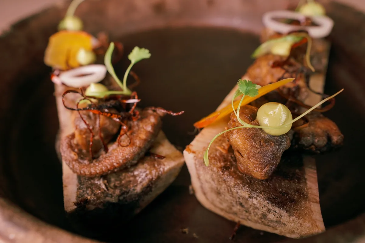 Fotografía gastronómica de restaurante: entradas de atún, toma 67