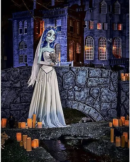 Animatrónico Emily de 1.53 m para renta en eventos de Halloween en CDMX