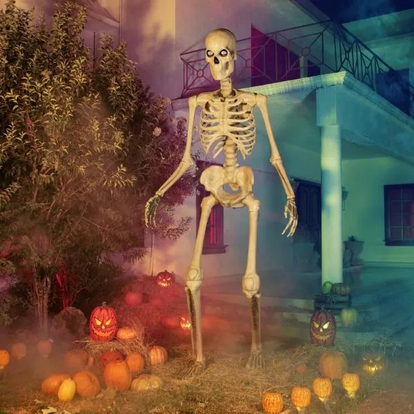 Animatrónico Esqueleto Gigante de 3.60 m para renta en eventos de Halloween en CDMX