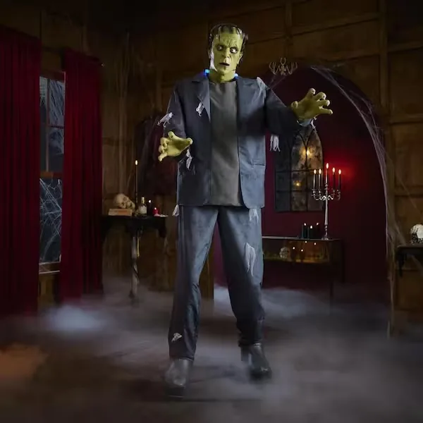 Animatrónico Frankenstein de 2.14 m para renta en eventos de Halloween en CDMX