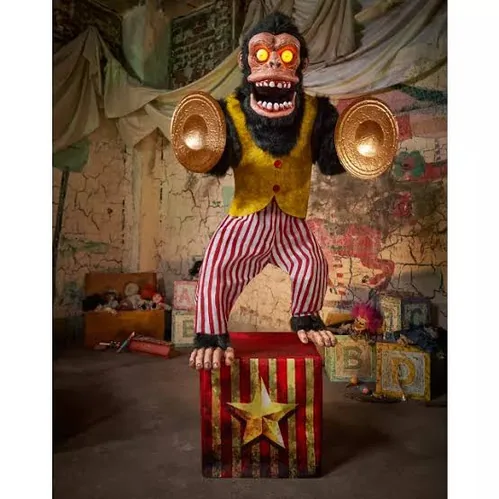 Animatrónico Monty de 1.83 m para renta en eventos de Halloween en CDMX