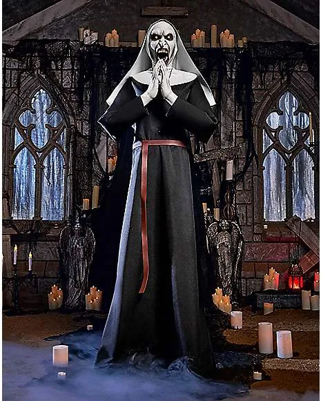 Animatrónico Valak la Monja de 1.80 m para renta en eventos de Halloween en CDMX